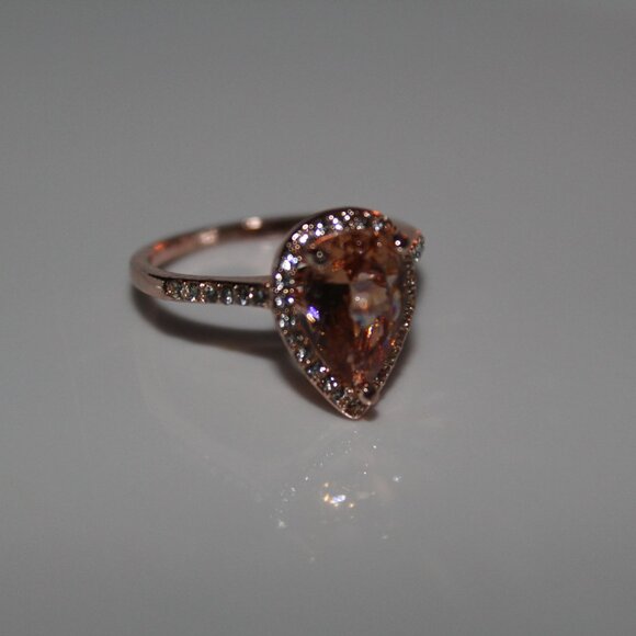 ELEGANT RING - Picture 2 of 6